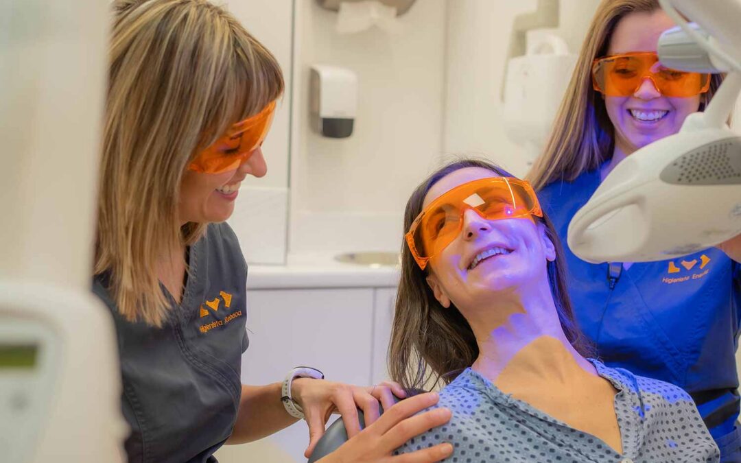 Blanqueamiento dental en Vitoria: dientes más blancos de forma segura